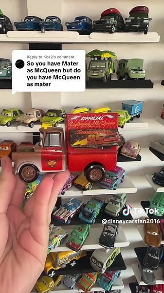 Mater y Lightning McQueen: Colección Diecast de Cars