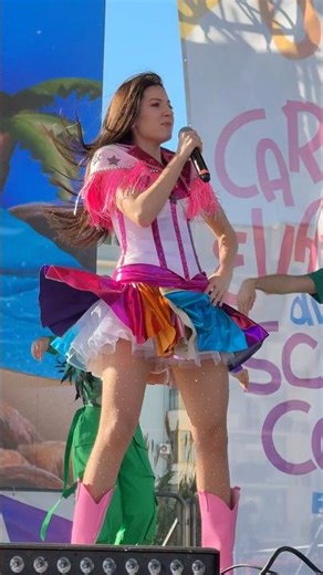 Sofì e Luì cantano al Carnevale!