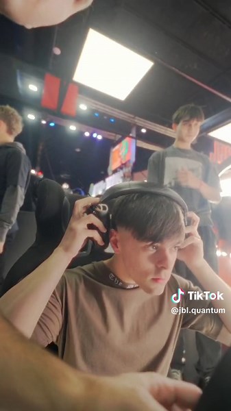 Auriculares JBL Quantum: Potencia y Estilo en Gaming