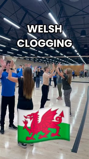 ⚠️Did you know⚠️… 🏴󠁧󠁢󠁷󠁬󠁳󠁿Traditional dance forms in Wales were nearly lost, but we have the Gypsies to thank for their longevity and eventual revival! The dances that were brought back even have influence on American dances today. For example, the pitter-patter step in Appalachian dancing is a step that came from Welsh dancing!🕺 We’re so grateful to be able to represent this culture and share it with you all on stage! #wales #welsh #welshclogging #byufolkdance #concert #folkdance #histor