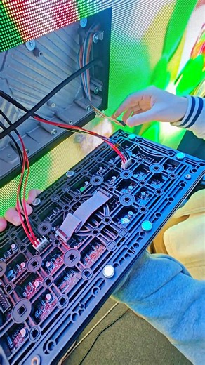 Why does an LED module need to be connected to two power lines？ ✅EA640F2 Indoor LED Screen is a visually stunning produce, featuring a front service design for its LED modules, power supply and receiving card. It is an ideal solution for i ndoor fixed installation front service screen ✅EA640F2 indoor front service LED Screen is designed with 4:3 golden ratio,the cabinet size is 640*480mm. specially designed for a variety of 4:3 and 16:9 LED large screens. Email: info@eagerled.com Whatsapp: 86 15