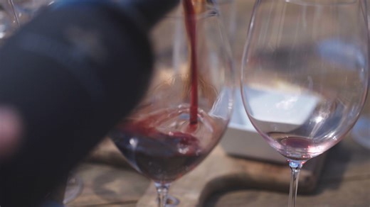 Reflecting on our outstanding Defender Experience at Ta' Betta Wine Estates, we had the opportunity to tour the vineyards, learn about the winemaking process, and sample fine wines, whilst exploring the Defender's capabilities. We extend our gratitude to everyone who contributed to making this event memorable. Ta' Betta Wine Estates | Hans Travel & Lifestyle | Videocafe #DefenderExperience #MuscatsMotors #TaBettaWineEstates | Muscats Motors