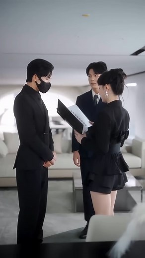 74K views · 2.1K reactions | La chica se casa con el CEO que fingió su muerte, ¡sin saber que ahora es su guardaespaldas! | Axel Blaze | Facebook