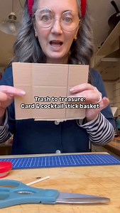 You all went crazy for the paper cup basket, and honestly, I get it! So, I had to re-share this next little project. It’s just as simple and satisfying. Playing around with some corrugated card and the holes are perfect for cocktail sticks. An odd number of sticks later, and some weaving with macrame string, and voila! I added those little trim at the ends for a bit of texture but it not essential. I thinking If you didn’t get around to the paper cup basket or don’t have any to hand you may be a