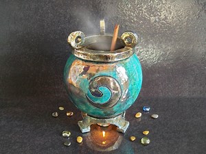 Witches Cauldron Pot for Rituals, Spells & Aromatherapy - Handmade Raku Ceramic Wiccan Altar Tool - Multi Colors and Sizes - Etsy
