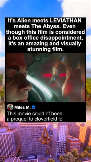 Underwater (2020) - Cthulhu attacking Norah in a total Cloverfield-style moment