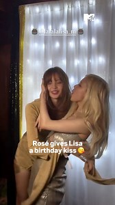 Rosé gave Lisa the best present… a birthday kiss 😘💋🎂 #Rosé #Lisa #Lalisa #BLACKPINK #chaelisa #MTVCeleb | MTV UK