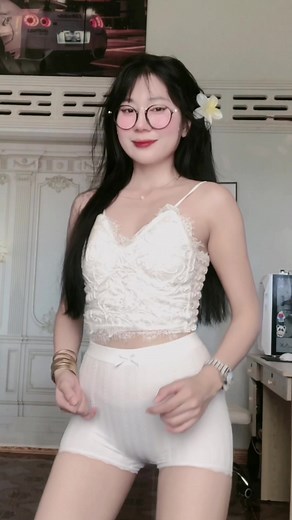 Ướt tùm lum TikTok Nhạc Hay Thỏ Miu Huyen Yura