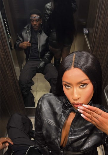 Since you lot keep asking us to do it again! 💃 @Mara Pirez | outfit of the day