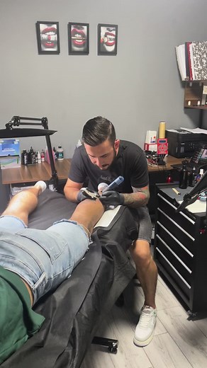 חוזרים לעבודה בצל המלחמה ! 150 לקעקוע עד 7 ס״מ 250 לשני קעקועים 🙈 #redfoxtattoo #קעקועים #tattoo