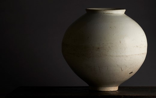 Korean moon jars: a mysterious and delicate beauty