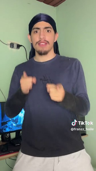 Bailecito: Professional Dance Moves to Groove Your Hips