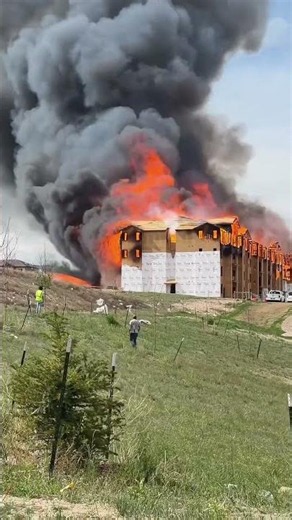 New Construction Fire in Cheyenne, Wyoming || ViralHog