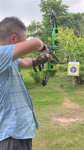 Beginner or Pro? Who Can Handle This Compound Bow? 🤔