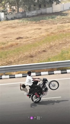 tn 29 y_u_v_a_p_r_a_s_a_n_t_h on Instagram: "🌪️ #splender ☄️🔱.!!! #stunt #trending #viral #reels"