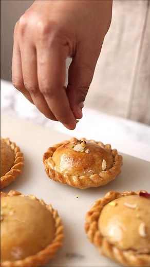 Baked Wholewheat Chandrakala & Instant Mawa #holirecipe #chandrakala #indiansweetrecipe