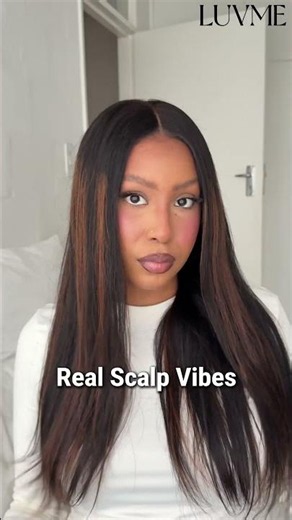 Peel it, stick it, and watch the magic happen😭 💅🏾💅🏾#straighthair #smoothhair #gluelesswig