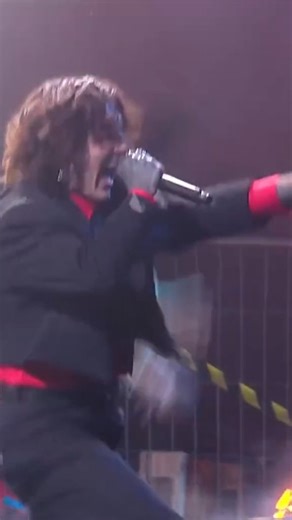 Bring Me The Horizon Italia🇮🇹 on Instagram: "4 anni fa , per la prima volta dal vivo, @teddysphotos & @bringmethehorizon portavano sul palco Bad Habits. Il featuring uscirà ufficialmente il 17 febbraio 2022 //// 🇬🇧4 years ago, Ed Sheeran & Bring Me The Horizon performed Bad Habits together live for the very first time. The official featuring would be released a few days later, on February 17, 2022 °°°°° #bringmethehorizon #bmth #Edsheeran"