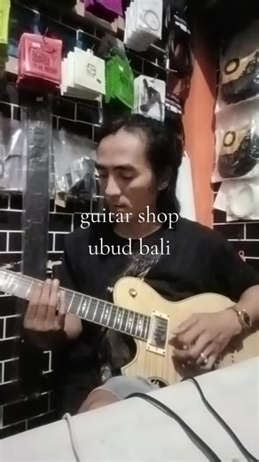 Guitar Shop in Ubud, Bali: Explore Local Selections