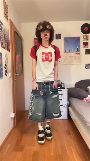 #2000s #alt #fitcheck #fashion #fyp @🪻🦕Leela🦕🪻 💗 | 2000s fits