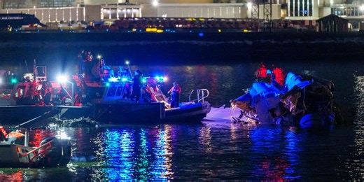 Chilling reaction to Washington DC American Airlines helicopter crash heard in air traffic control audio