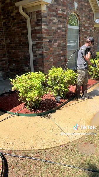 Amazing Transformation: Free Pressure Washing for Dirty Driveways and Walkways