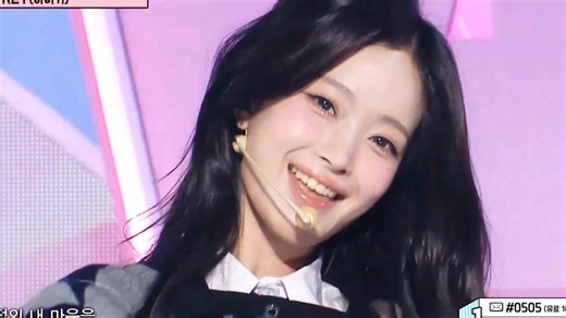 时隔两年多打歌有布景【H1-KEY中字】260307 新歌《致我的初恋》打歌舞台