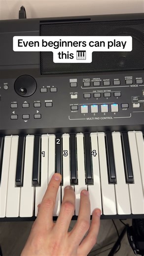 Even beginners can play this 🎹 #piano #pianotutorial #pianoforbeginners