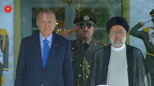 261K views · 10K reactions | İranda rəsmi səfərdə olan Türkiyə Prezidenti Rəcəb Tayyib Ərdoğanı ölkə Prezidenti İbrahim Rəisi rəsmi qarşılayıb. | ASAN Radio | Facebook