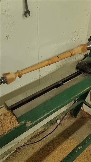 Woodturning a spurtle!