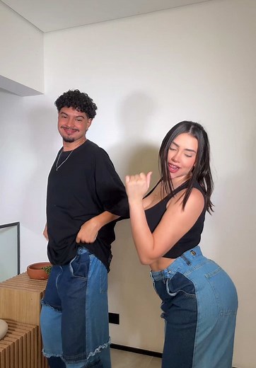 Tainá Costa e seus dançantes momentos na sauna