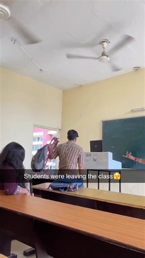 GenZ students leave the classroom like this?😳#trending #coding #ai #yt #shorts #tricks #viral #hack