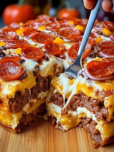 21K views · 239 reactions | Ultimate Stuffed Layered Pizza Pie The deep-dish pizza mashup that eats like a lasagna but tastes like pure pizzeria heaven. ⦁ Yield: 10–12 slices ⦁ Temp: 375°F (190°C) ⦁ Time: 1 hour ⦁ Pizza dough ⦁ Ground beef (seasoned) ................................. Full Recipe in First Cօʍʍеոτ  | Kitchen Pop | Facebook