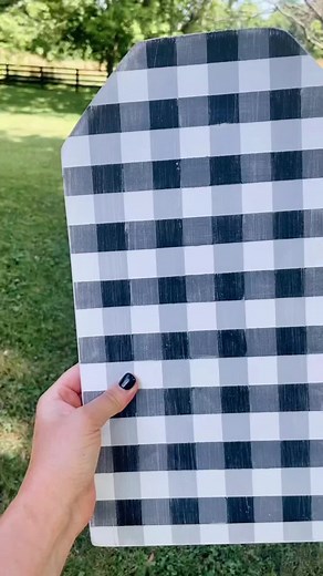How to Paint Buffalo Plaid Tutorial in 60 Seconds