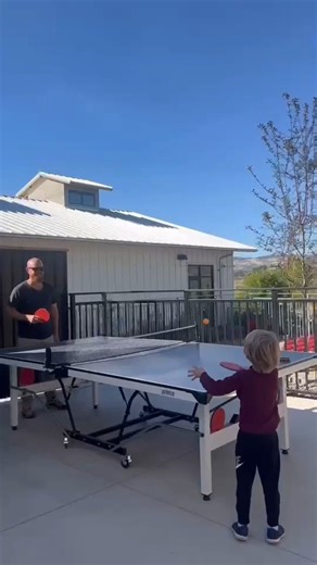 Check out the Grand Opening of the Phoodery in Phoenix, Oregon. Located just under 10 minutes from Medford, this new foodie spot is composed of 5 local food trucks who will now have permanent locations at 208 N Main Street, Phoenix, OR. With outdoor/covered seating, a rooftop terrace, and a central taphouse, this is the perfect place to enjoy all Southern Oregon has to offer. Check out these 5 local restaurants today! 🌟: Truffle Pig Craft Kitchen 🌟: Flyingflatbread 🌟: Peruvian Point 🌟: Ma's 