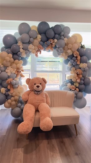 Yes! Event Academy on Instagram: "Struggling with starting your balloon business?! I’m here to help 🙋🏽‍♀️ Next month, I’m teaching you how to create this balloon circle backdrop for an event! An exclusive perk for my VIP students 🤩 How do you get access to these LIVE classes? Simply purchase my “essentials” class bundle! With my class bundle, you get access to… 👉🏽 Monthly Decorating Classes for a year (via Zoom) 👉🏽 Weekly Q&A Sessions for a year (via Zoom) 👉🏽 All of my online courses on