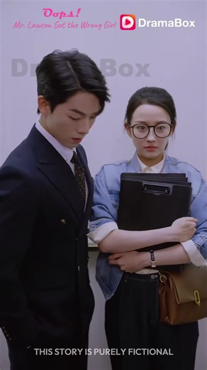 After a round of drinks, Sara Joy, an intern at Lawson Corp, acts under the influence of alcohol and has a one-night stand with her boss, Ted Lawson. Upon waking up, she leaves immediately unnoticed but fails to cut ties cleanly as she accidentally leaves her best friend’s resume in the room. Taking advantage of this, Mandy Fox impersonates Sara and moves into Pine View, living under the same roof as Ted.Meanwhile, Sara hopes to maintain a low profile as an ordinary intern. | DramaBox-fresh dram