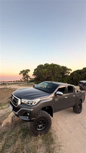 Get out and use your shit 🤝 #5inch35s #4x4offroad #westernaustralia #n80saustralia #sunset @Nash Burton @Liamsn80 @Unknown_ @️Donno @cams.n80 @cooper.n80 @Alltrek4X4