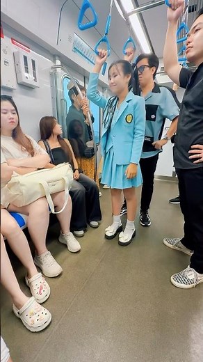 Bad boy stopped by kindness 💥🚇 [TRUC AN TV] #trucantv #kindness #justice #subway #compassion