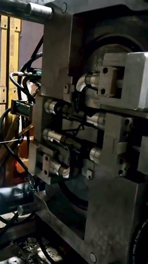 Injection Molding for Sanitary Tee Fittings 2 Cavity Mold