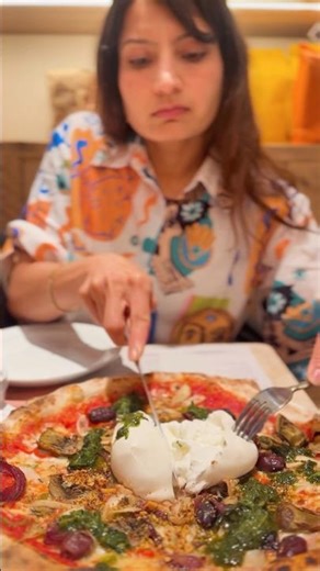 This pizza was insane 🔥 #holidayswithyoutube