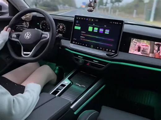 看了ct5，也试驾了A4，当我坐进新款迈腾b9时，果断提了，油耗少，动力强，内饰科技感满满，很难不爱、你们觉得呢？ 迈腾b9 嘿科技新迈腾 女孩眼中迈腾档次