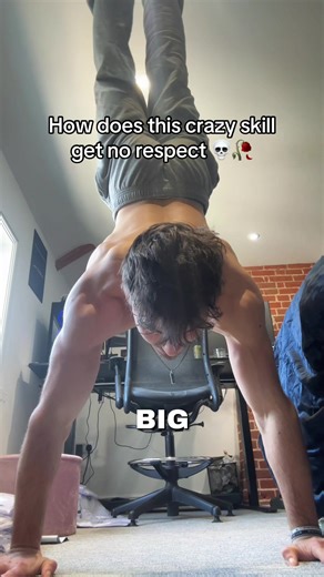 The best skill in calisthenics gets the least love! 😭🥀 DM me “PROGRESS” for 1-1 Calisthenics coaching! #calisthenics #planche #handstand #gym #fitness