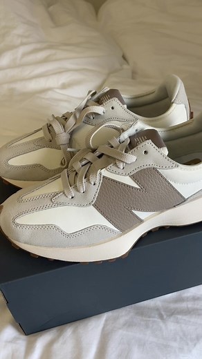 New Balance 327 LZ (WHITE/BEIGE) Unboxing - Neutral Shoe Review