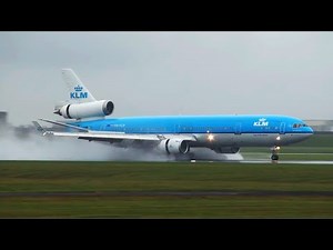 MD-11 Full Power Reverse Thrust During Landing