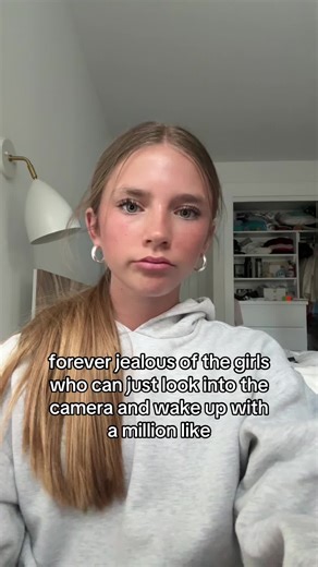 lizzie love (@iamlizzielove)’s video of jealous jealous girl