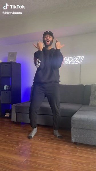 Dancehall gets me so hype! Dc: @CRISTALE #dance #dancechallenge #tutorial