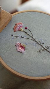 VINGERT| Embroidery patterns on Instagram: "Hello, warm Autumn! ☕️ 🥧🌼 #embroidery #handmade #embroidered #embroideryart #sewing #вышивканаодежде #lazydaisystitch"