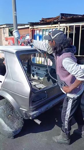 Car Painting Techniques for Older Models