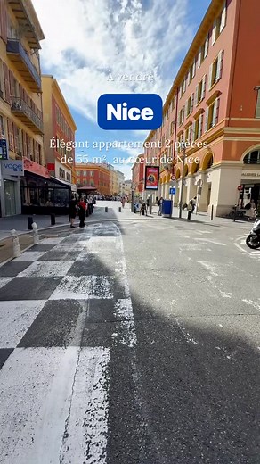 À vendre – Appartement 2 pièces, Nice – Gioffredo ✨ Découvrez cet élégant 2 pièces de 55 m², idéalement situé au cœur de Nice. Entièrement meublé et climatisé, il offre un espace de vie confortable et moderne, baigné de lumière grâce à ses grandes ouvertures à double vitrage. Dans un immeuble avec ascenseur, à proximité immédiate des commerces, restaurants et transports. Un bien clé en main, parfait comme résidence principale ou pied-à-terre sur la Côte d’Azur. 📍 Nice – Quartier Gioffredo 55,26
